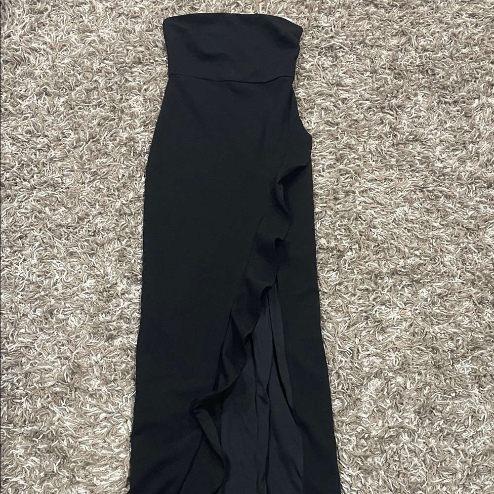 Lulu’s Elegant Black Strapless ruffles Evening Dress size XS